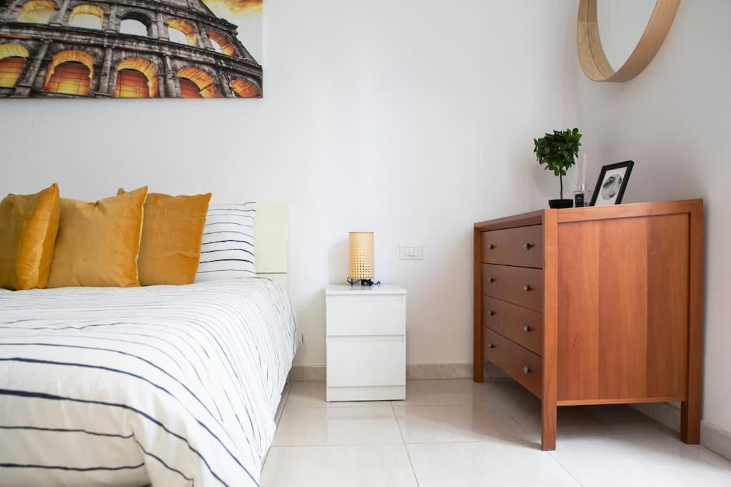 רומא A Comfortable Apartment For You In San Lorenzo מראה חיצוני תמונה